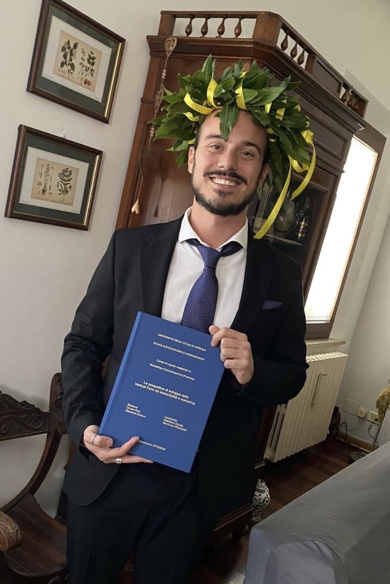 Gianluca Cimatti, neolaureato in marketing e comunicazione d'impresa
